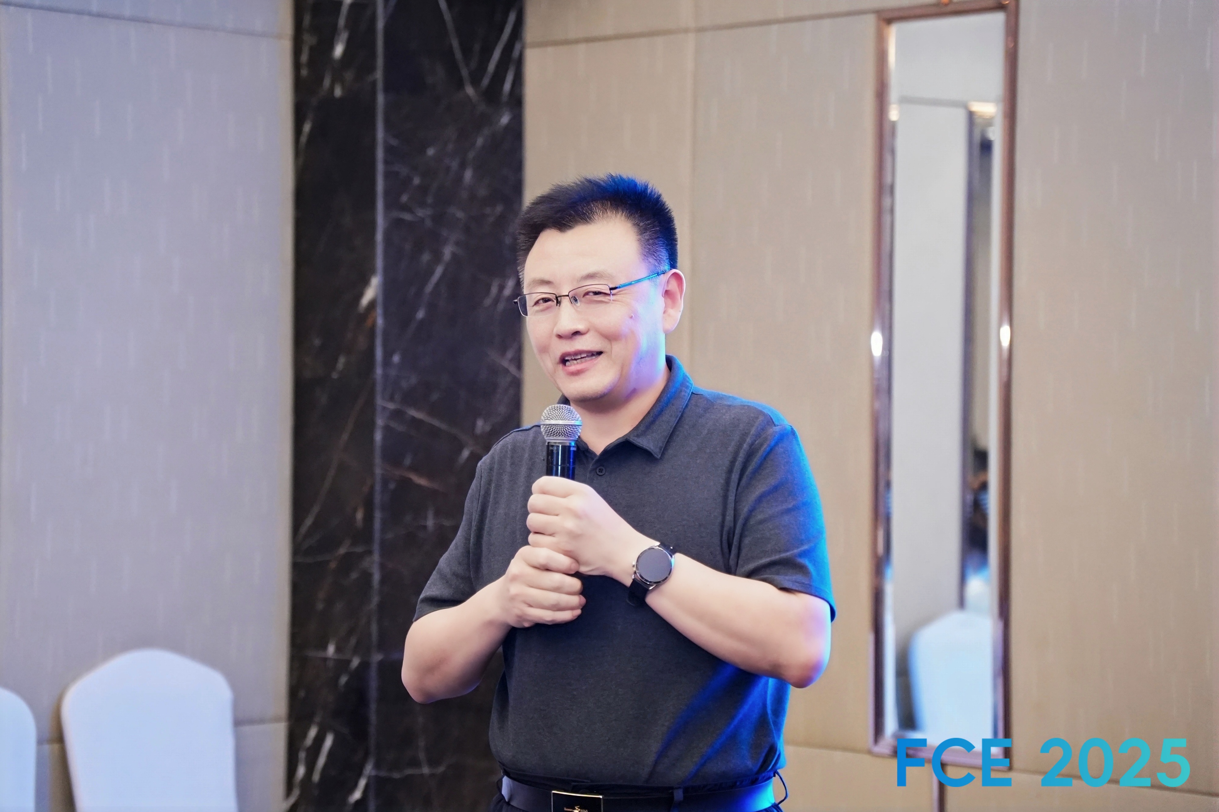 李臣.jpg